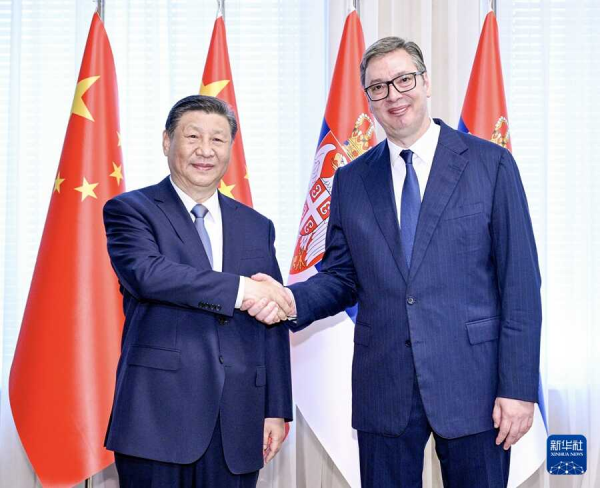 Investimenti cinesi in Serbia - Xi Jinping e Aleksandar Vučić 